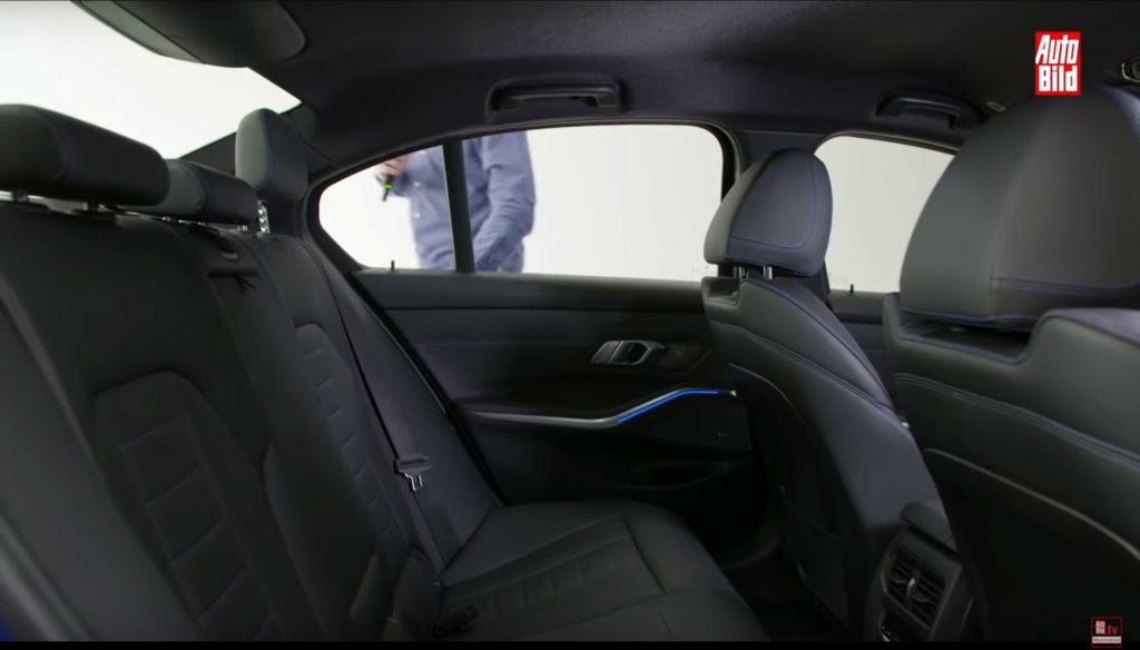 新型BMW3シリーズG20の後部座席