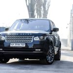 レンジローバーを愛車に持つ芸能人は？レンジローバーの車種や特徴も解説！